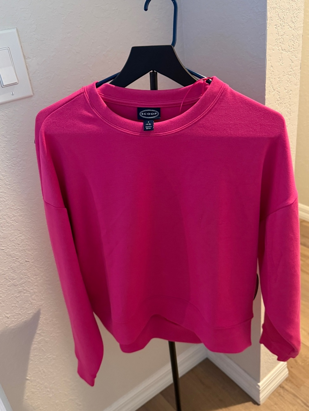 Scoop Fuchsia Crewneck Sweatshirt - Women's Pullover